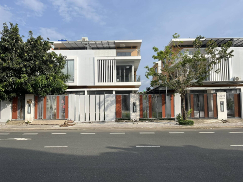 H-Villa: Bản giao hưởng của những không gian đóng & mở | MT Architects