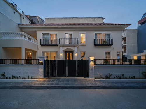 Autumn House - Ngôi nhà lấy hai giếng trời làm trung tâm của không gian sống | SLA architect