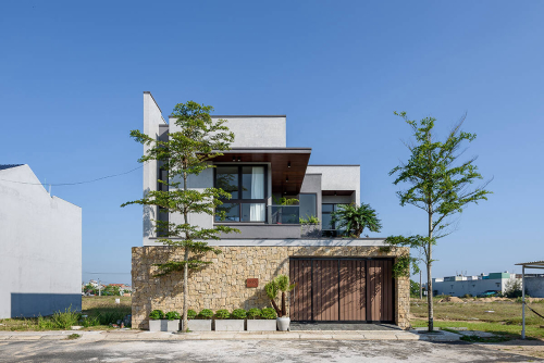 Đan House: Tái cấu trúc nhà ở miền Trung dưới áp lực khí hậu | SIMBA Architects